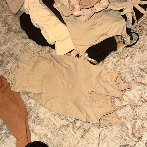 skims new version seamless sculpt brief bodysuit - Picture 7 of 8